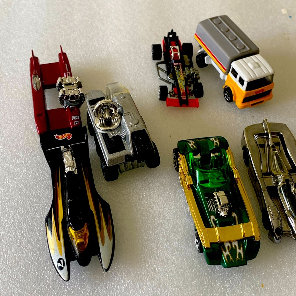 Die cast collectable car lot
